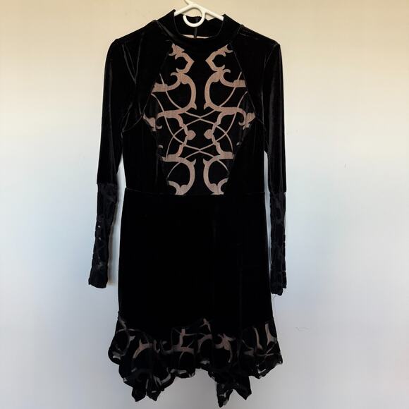 BCBGMAXAZRIA Womens Ornate Velvet Mini Dress Medium Black Fairy Whimsigoth Event - Picture 2 of 9
